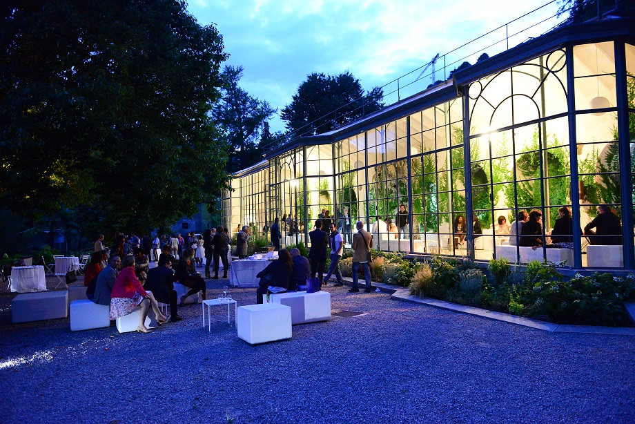 Organize private luxury event on Lake Como in old villa